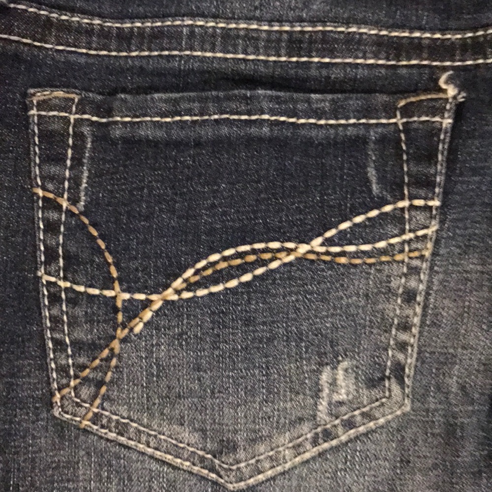NWOT Distressed jeans - Picture 4 of 10